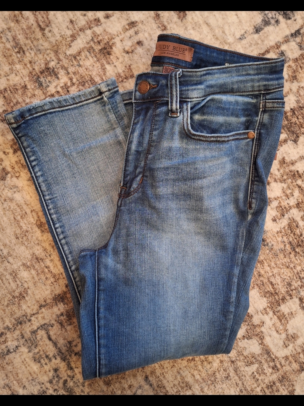 Judy Blue Skinny Fit Capri. Sz 9/29